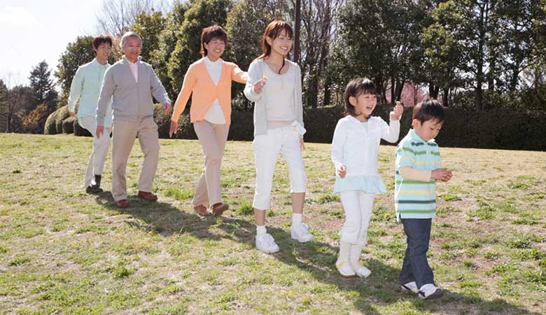 薄着の季節を迎える今が始めどき!子どもに戻ってエクササイズ